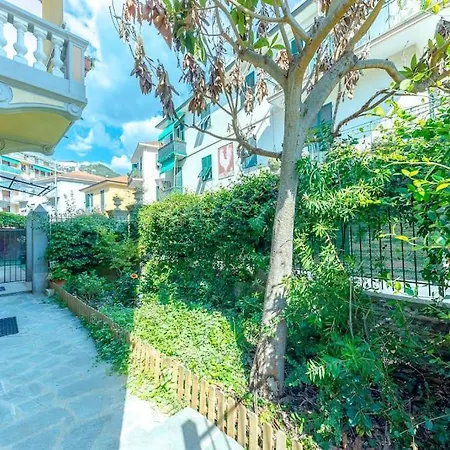 Parcheggio Gratuito Vicino Al Mare Con Giardino Privato E Comfort Esclusivi. Rapallo